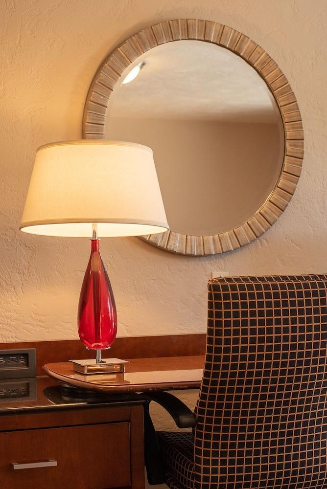 Circle R Motel photo 9