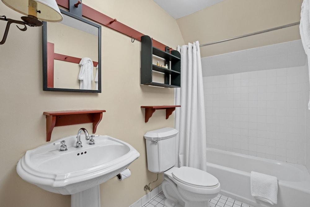Artists Colony Inn photo 50