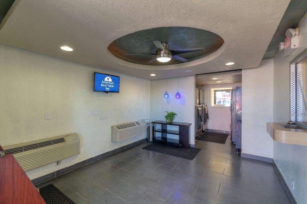 Americas Best Value Inn Amarillo Airport photo 3