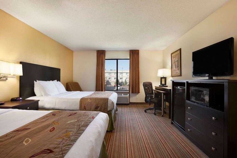 Ramada by Wyndham Wisconsin Dells photo 5