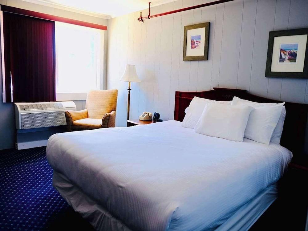 Fishermans Wharf Inn photo 68