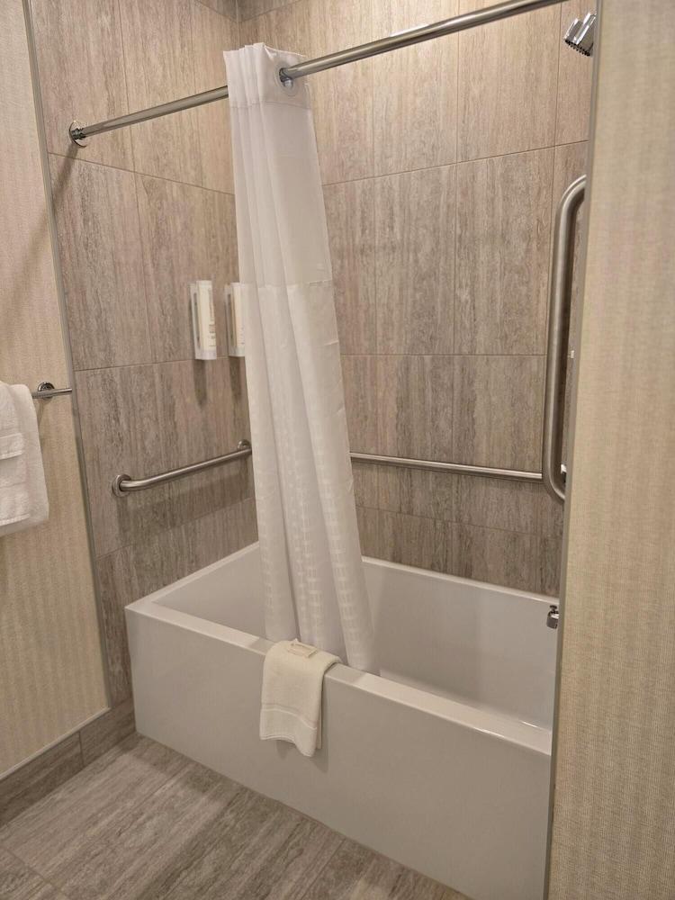 Clarion Pointe Mattoon near University photo 24
