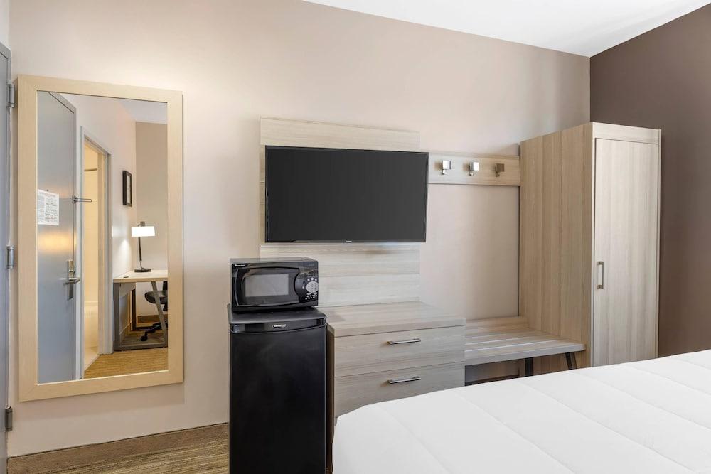 Country Inn & Suites by Radisson, Staten Island photo 31