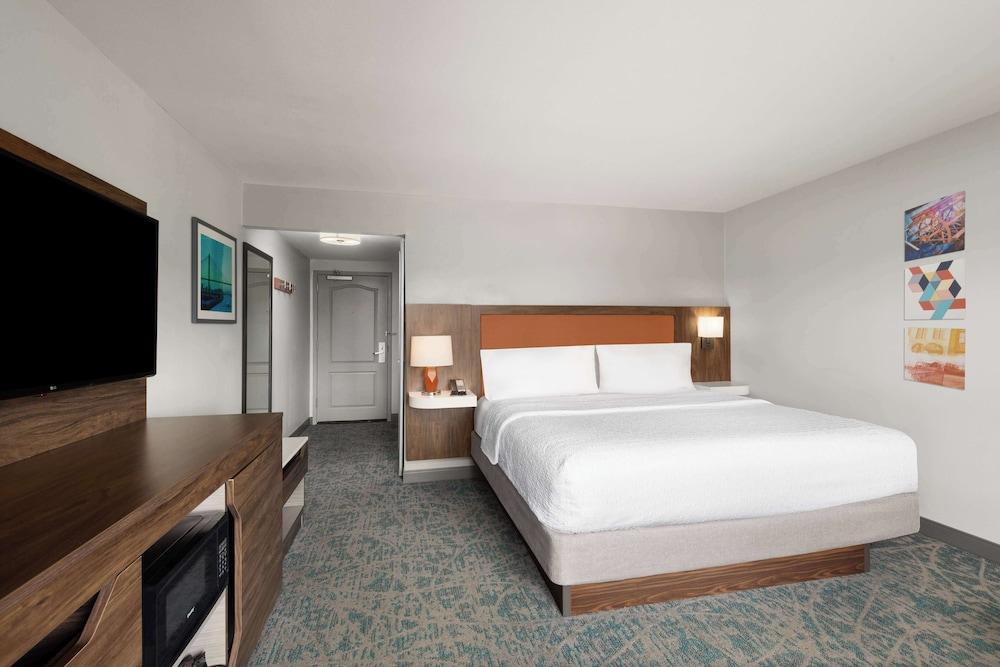 Hampton Inn & Suites Savannah-Airport photo 16