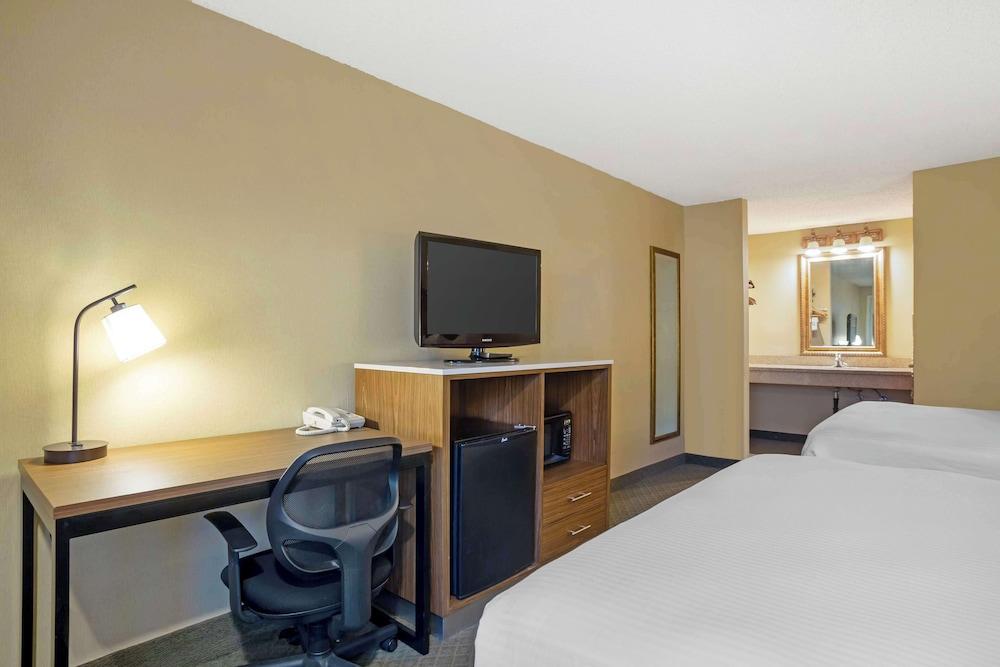 Best Western Shadow Inn photo 17