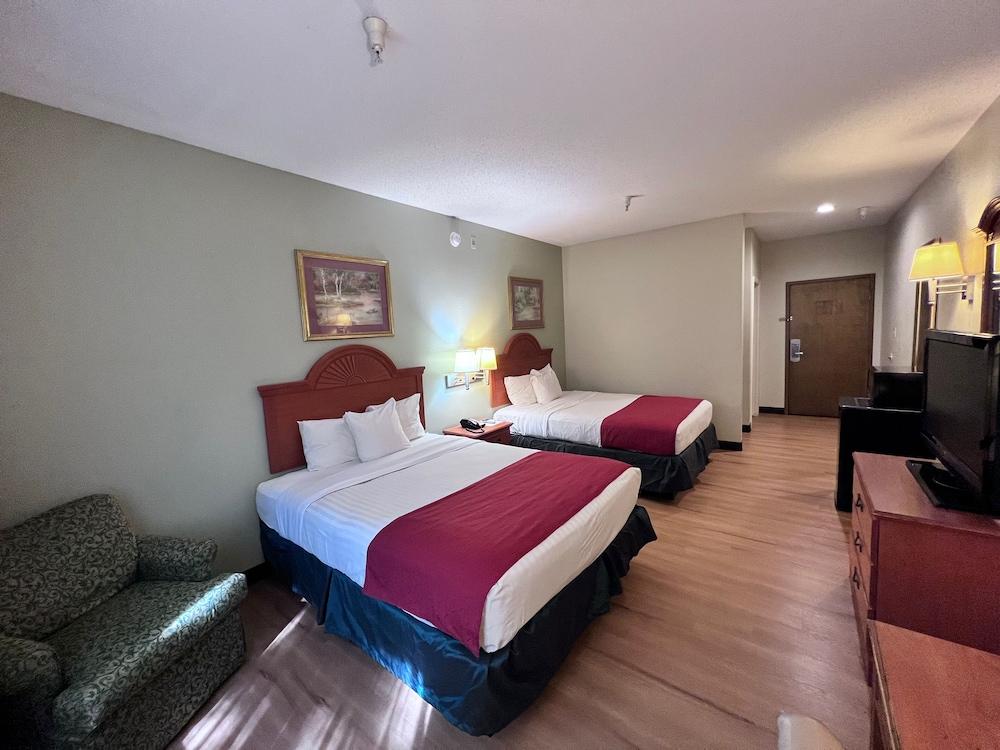 Americas Best Value Inn Wiggins photo 11