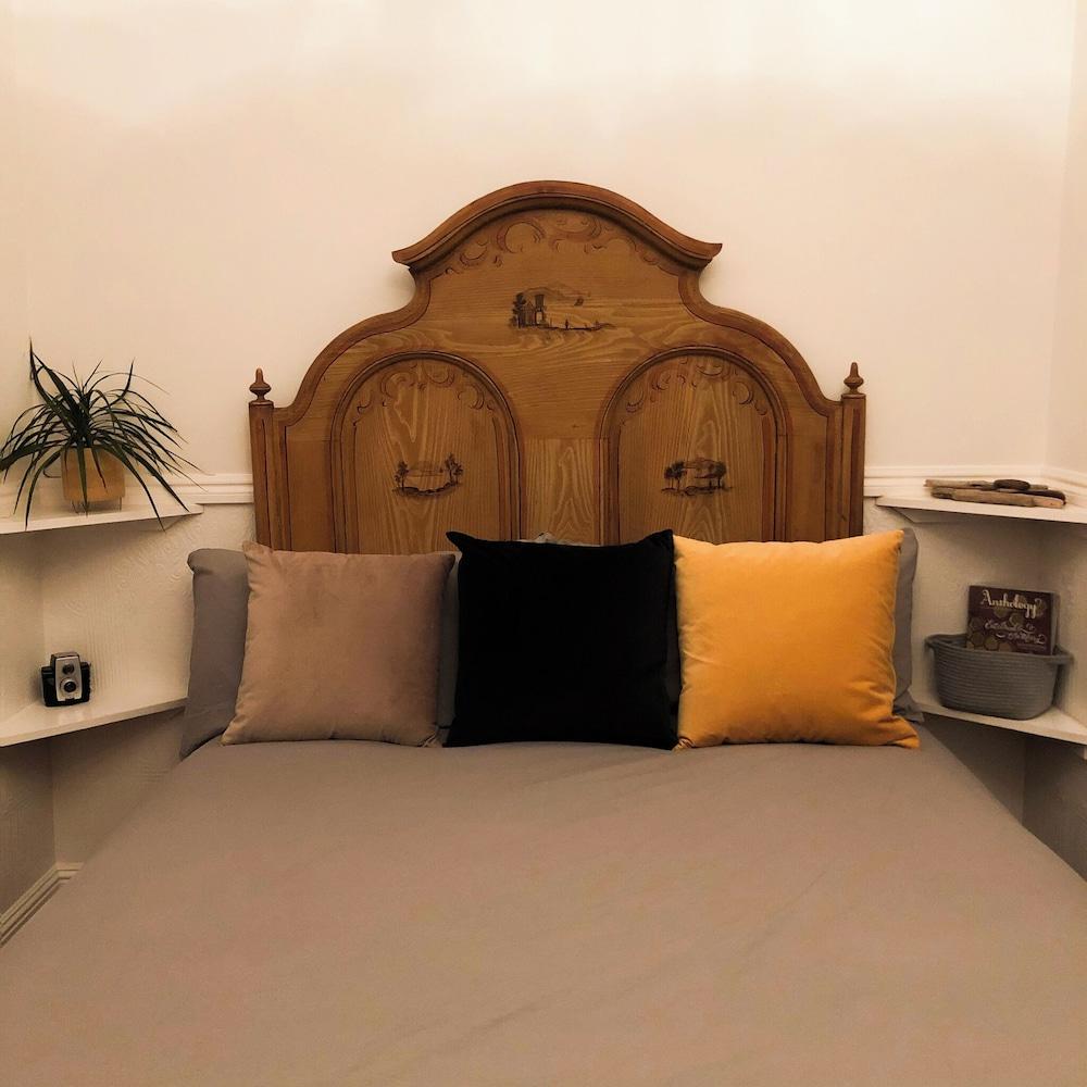 The Weller House photo 10