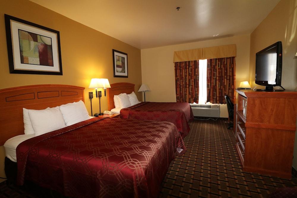 Econo Lodge Lubbock I-27 photo 14