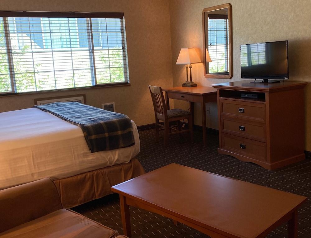 Cousins Country Inn photo 14
