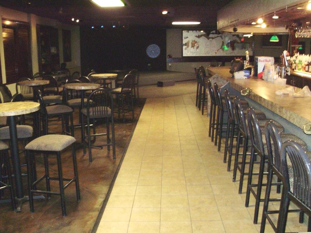 Trade Winds Central Inn photo 30