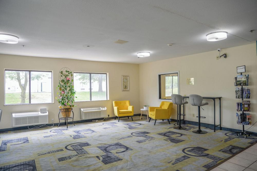 Days Inn by Wyndham Mount Vernon photo 5