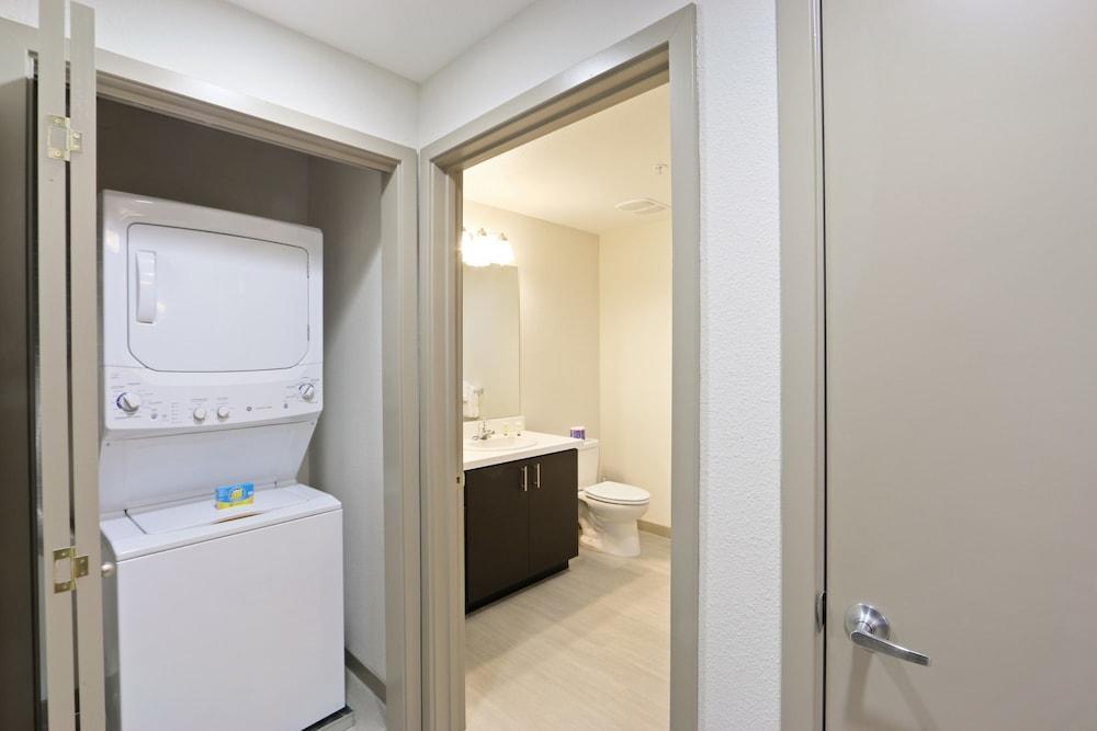 Global Luxury Suites Sunnyvale North photo 26