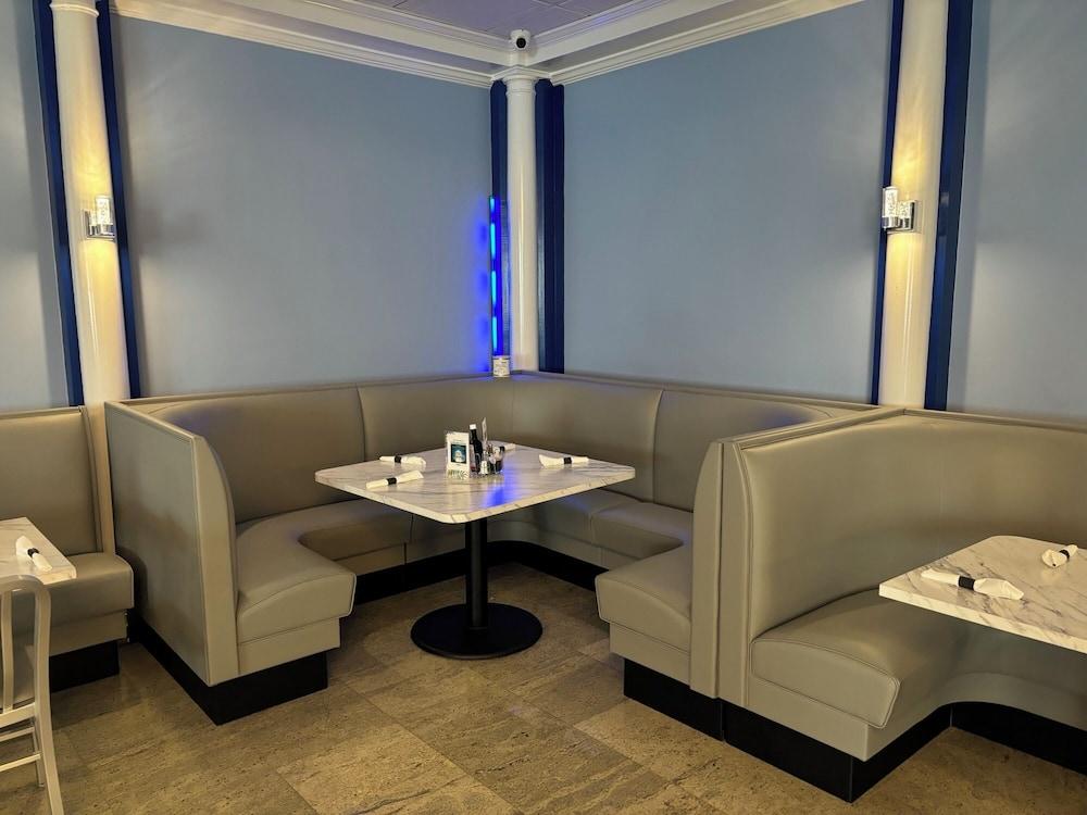 Ramada by Wyndham Butler/Tesla Biohealing Resort photo 38