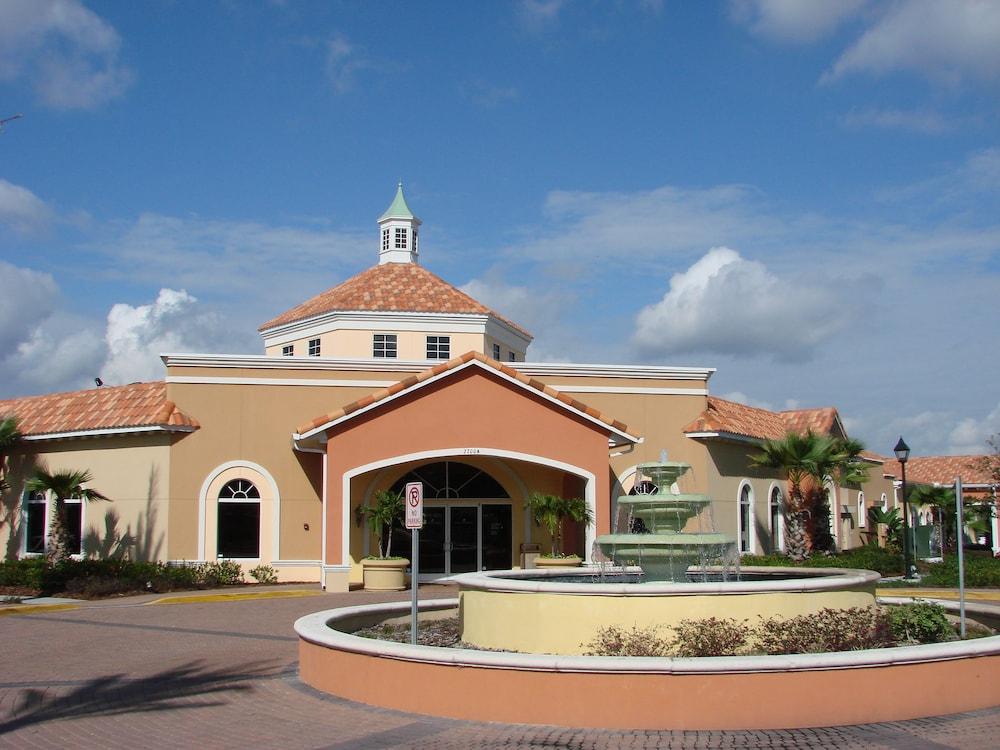 Villas At Regal Palms photo 26