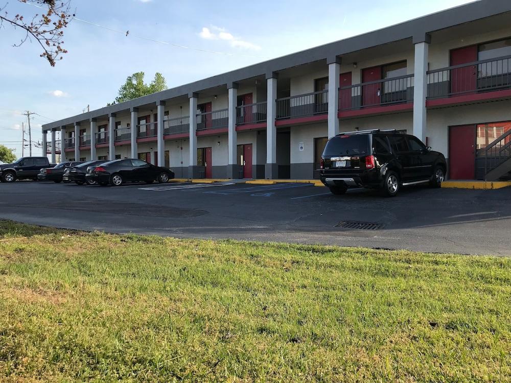 Americas Best Value Inn Ft. Jackson photo 17