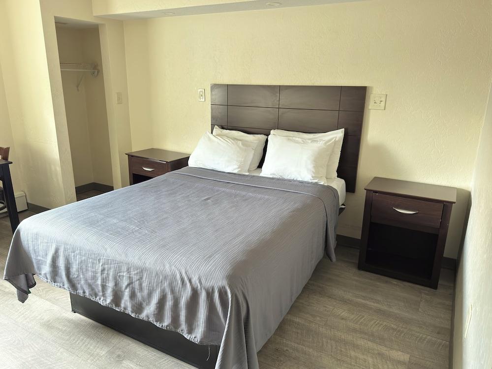 Belleville Motor Lodge photo 7