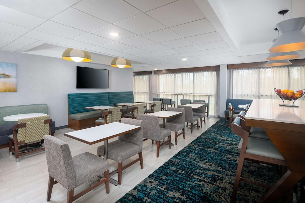 Hampton Inn Salisbury photo 22