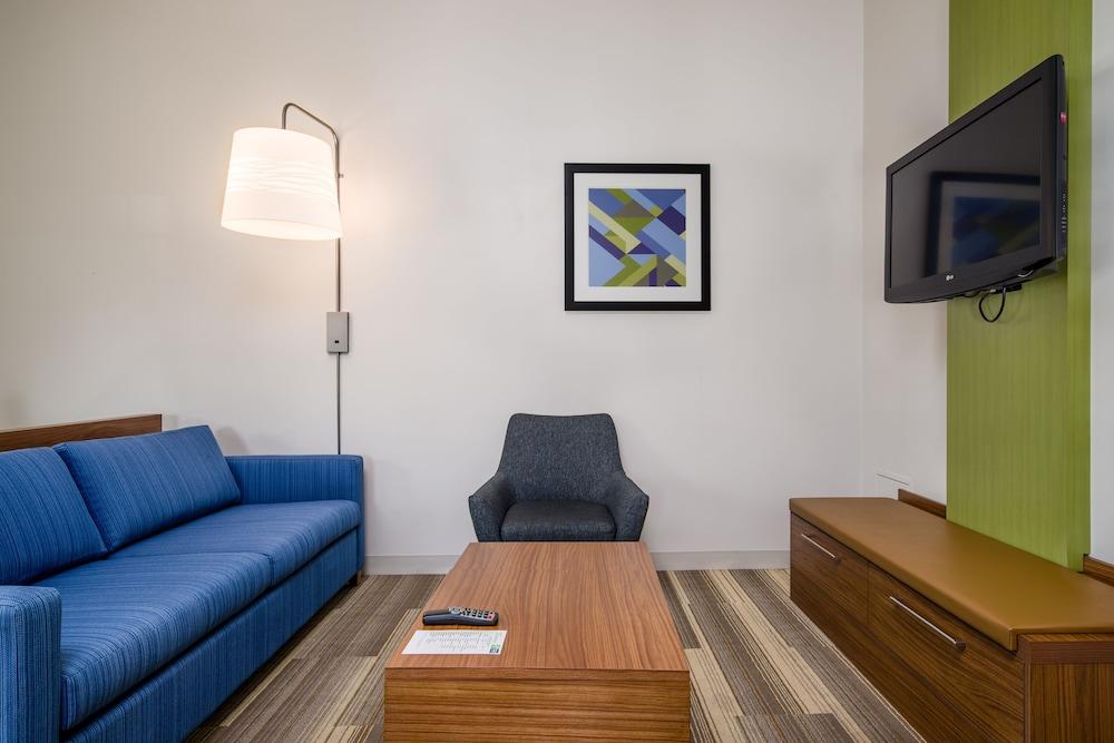 Holiday Inn Express Hotel & Suites Phoenix-Airport by IHG photo 26