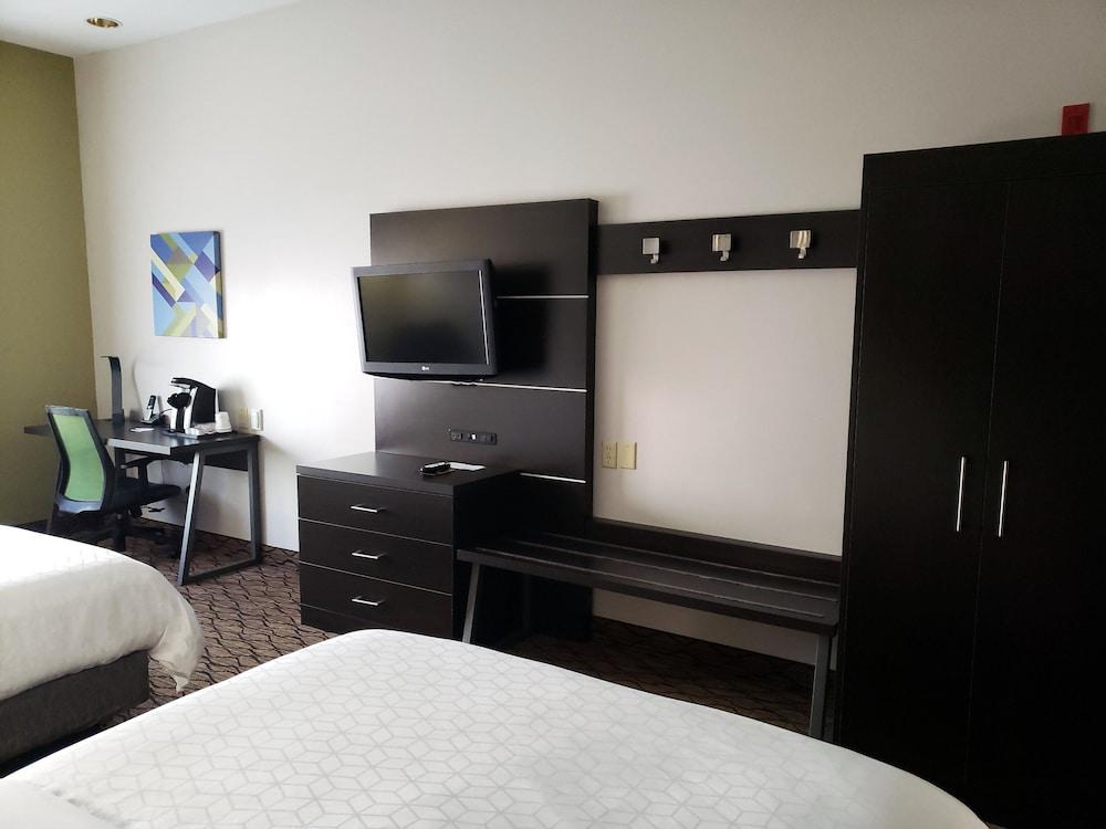 Holiday Inn Express Hotel & Suites San Angelo by IHG photo 9