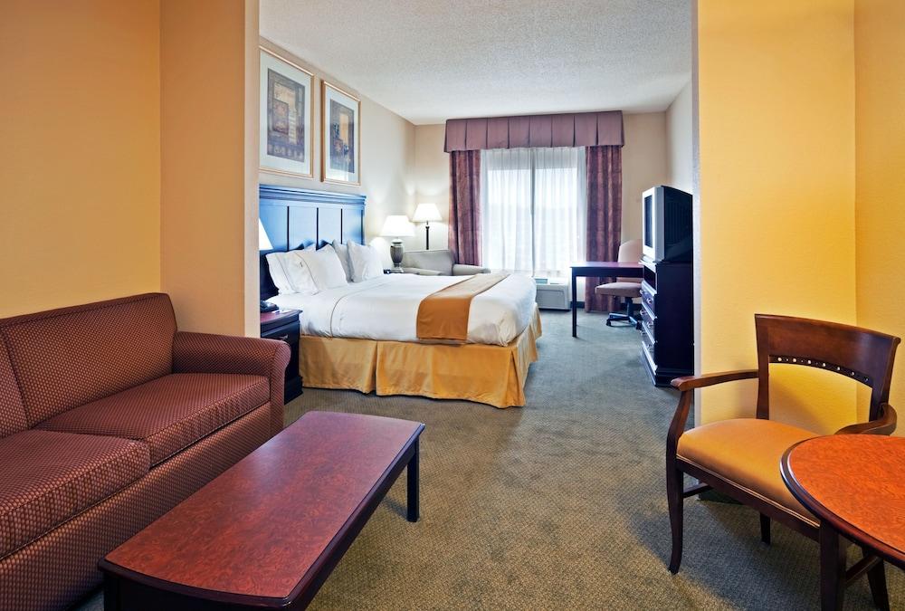 Holiday Inn Express Hotel & Suites Pell City by IHG photo 58