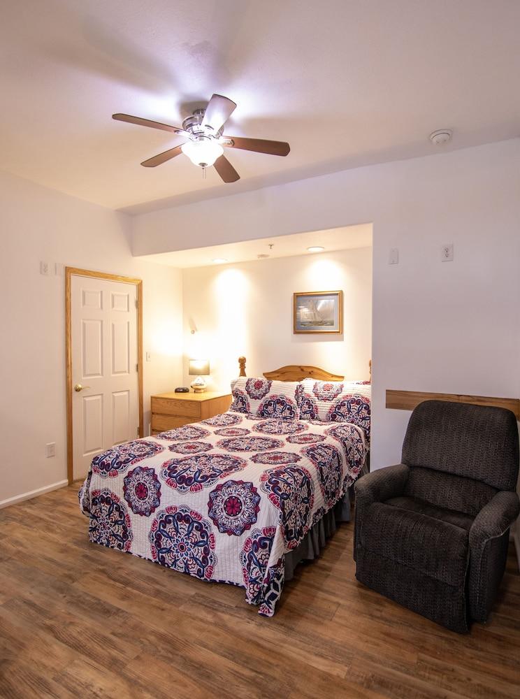 Abbey Archway Inn photo 17