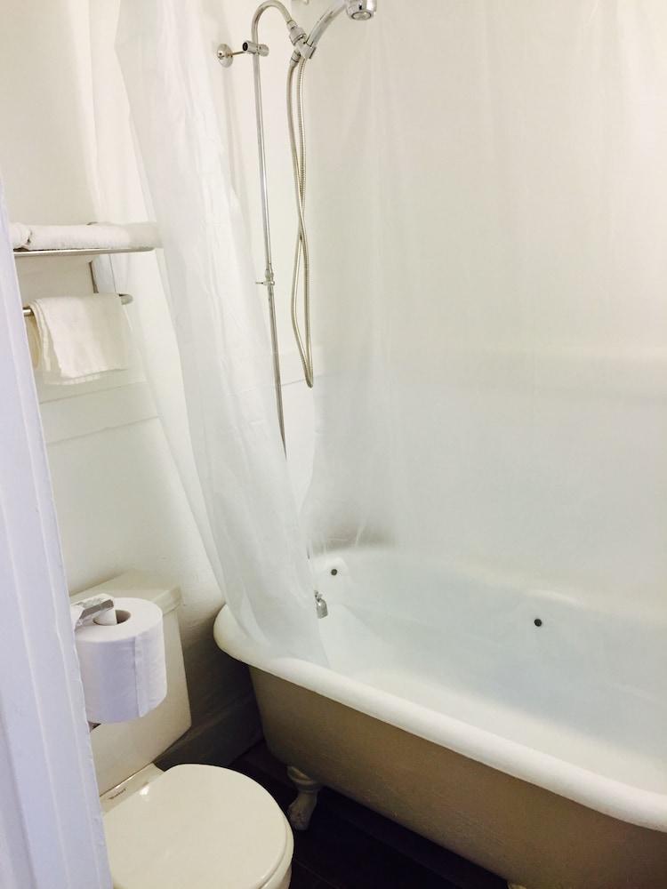 Aldrich Hotel photo 8