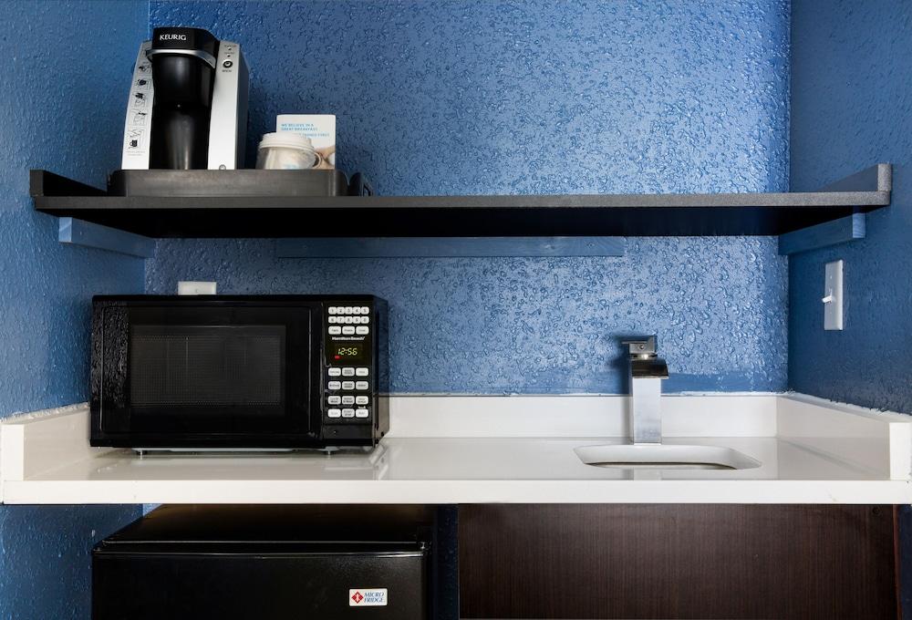 Holiday Inn Express & Suites Dayton-Huber Heights by IHG photo 17