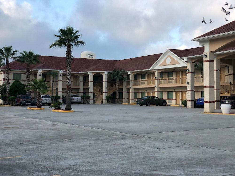 Executive Inn And Suites photo 9