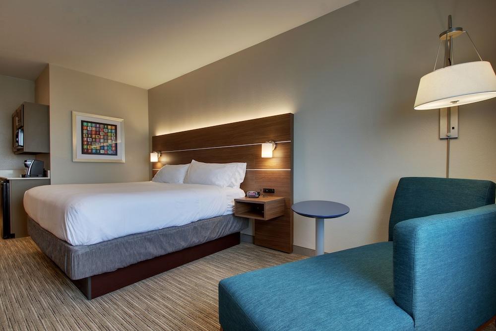 Holiday Inn Express Hotel & Suites Vernon College Area by IHG photo 18
