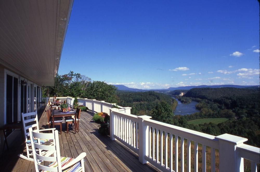 Inn at Riverbend photo 3