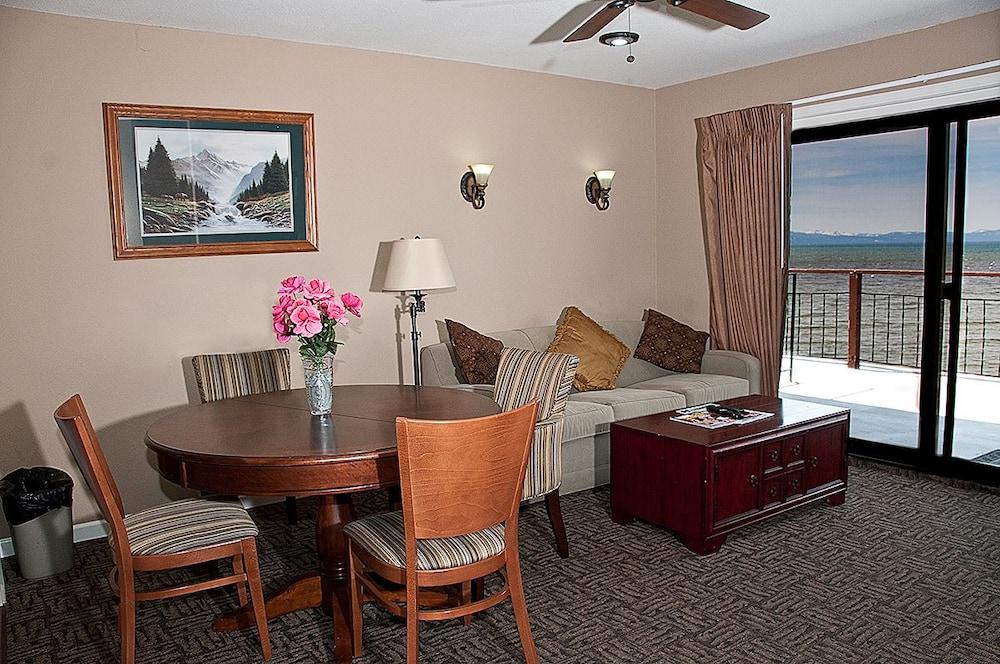 Beachcomber Inn photo 50