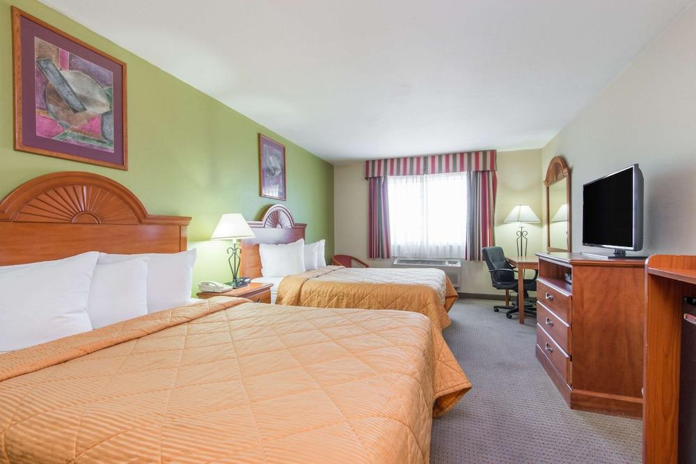 Knights Inn Gallup at 3208 W Hwy 66 photo 5