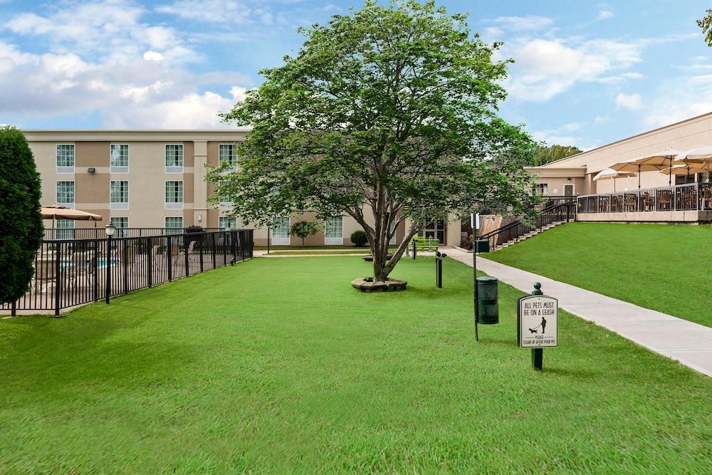 Holiday Inn Johnstown-Gloversville by IHG photo 32