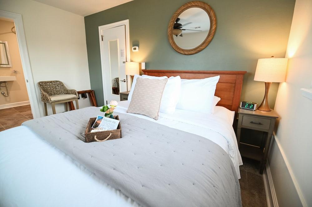 The Lakehouse Inn photo 2