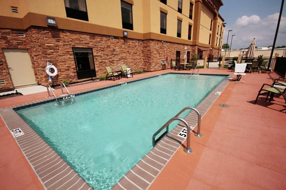 Hampton Inn Milan TN photo 17