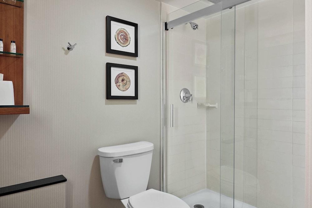 Delta Hotels by Marriott Milwaukee Northwest photo 28