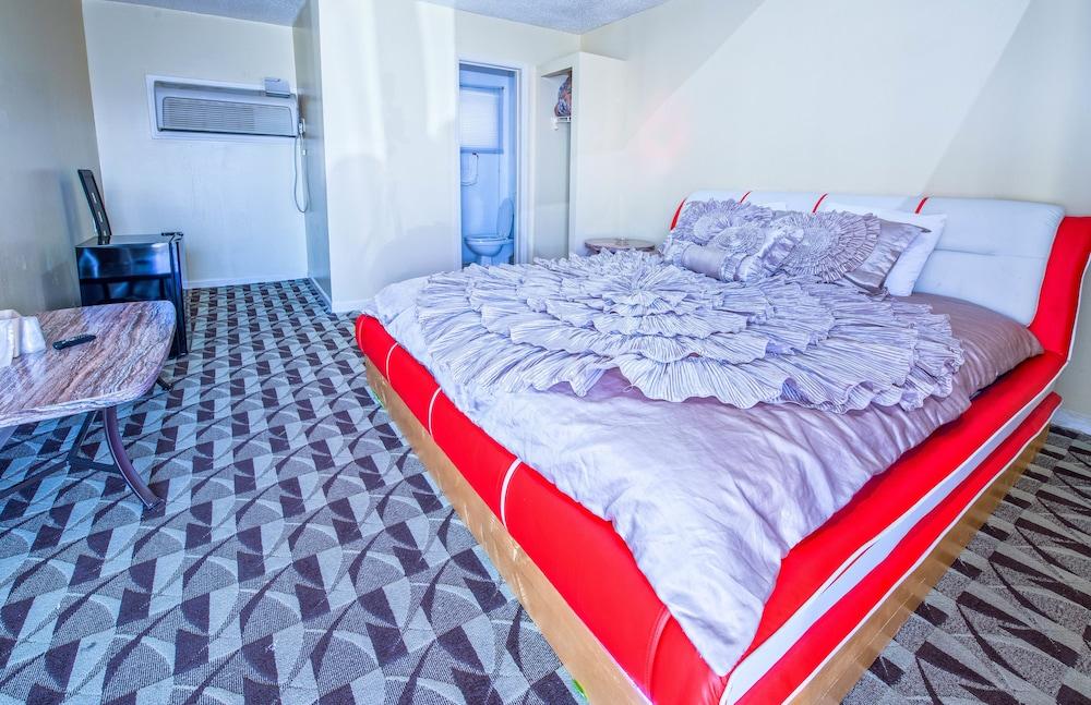 Presidential Inn & Suites photo 12