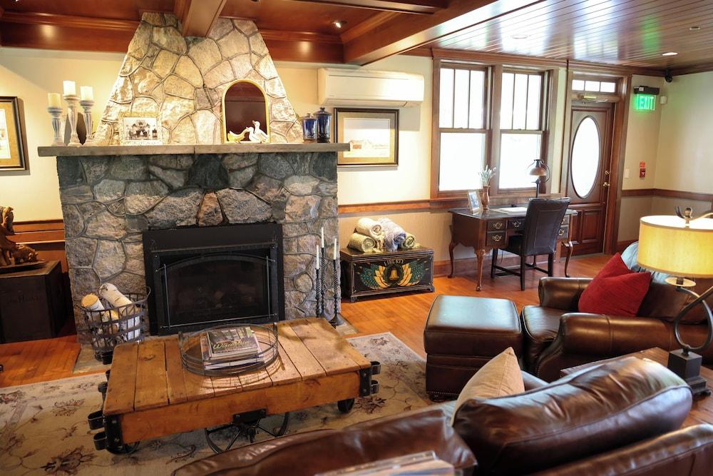 The Liberty Lodge at Sister Bay photo 2