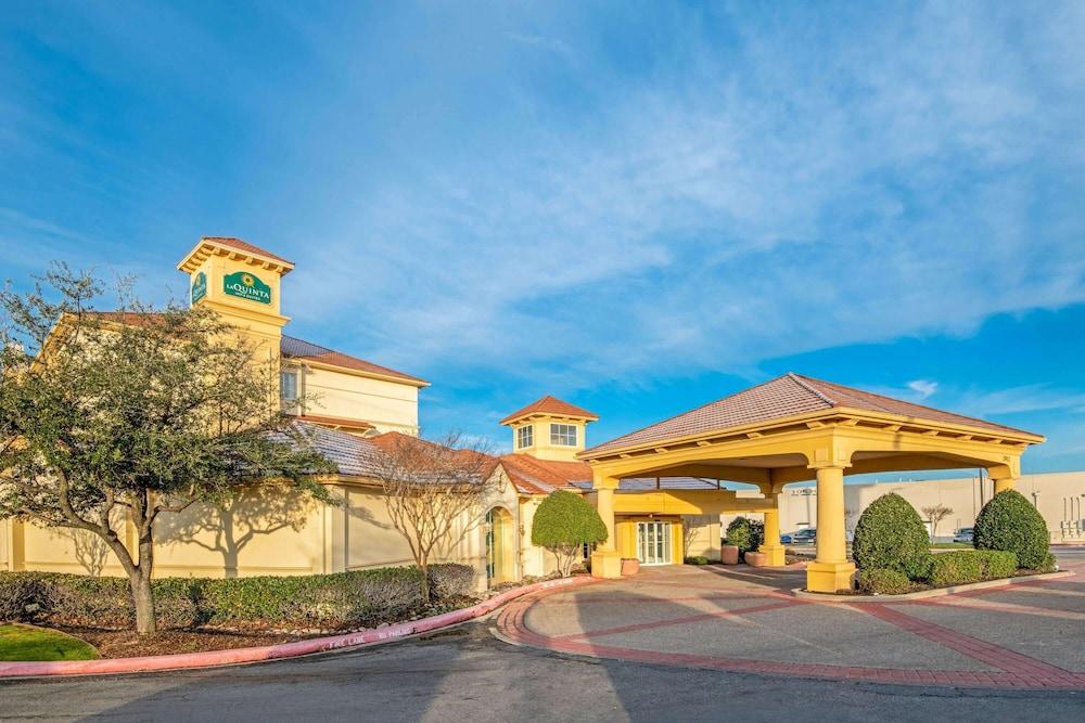 La Quinta Inn & Suites by Wyndham Sherman photo 27