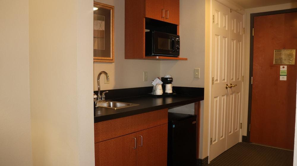 Wingate By Wyndham Peoria photo 9
