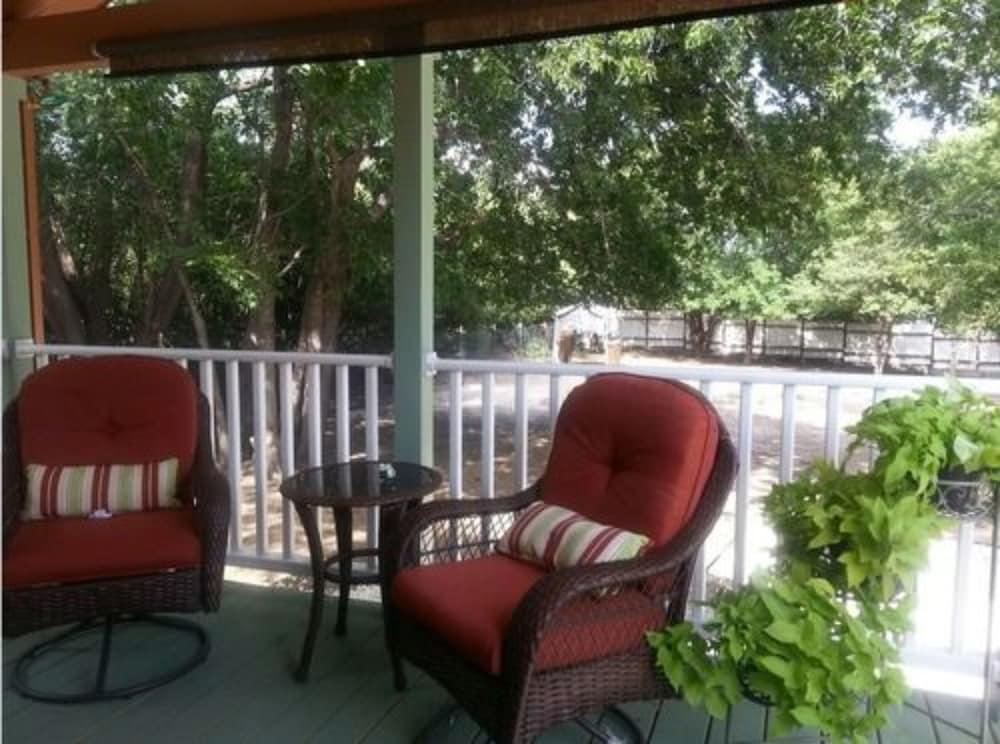 Old Irish Inn photo 36