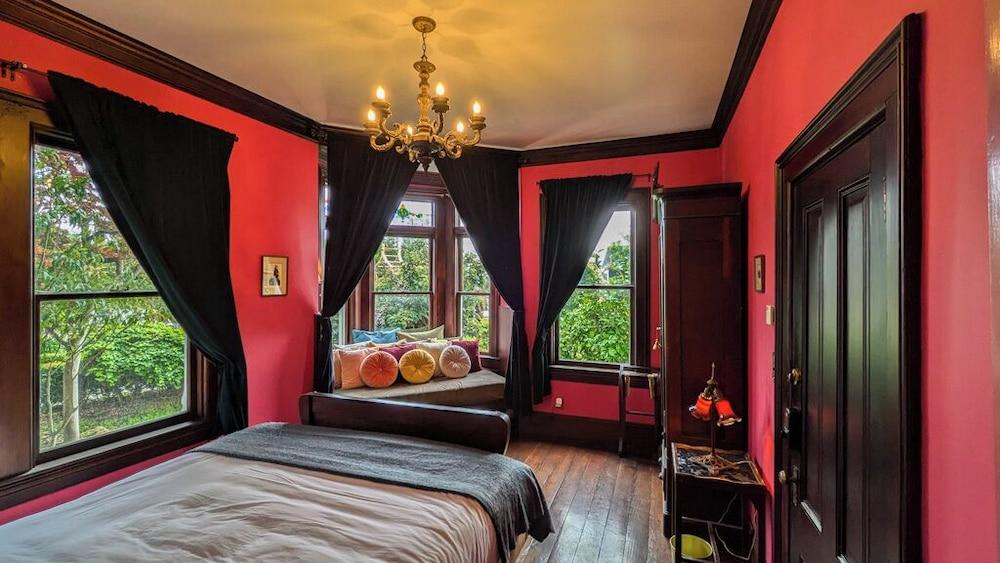 The Weller House photo 91