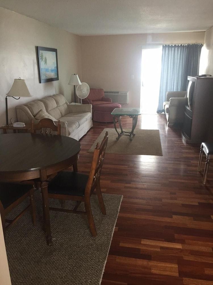 The Seascape Inn photo 10