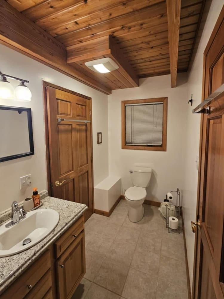 Bear Mountain Lodge photo 22