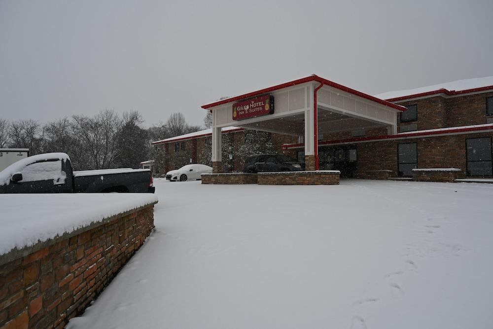 Giles Hotel Inn & Suites photo 39