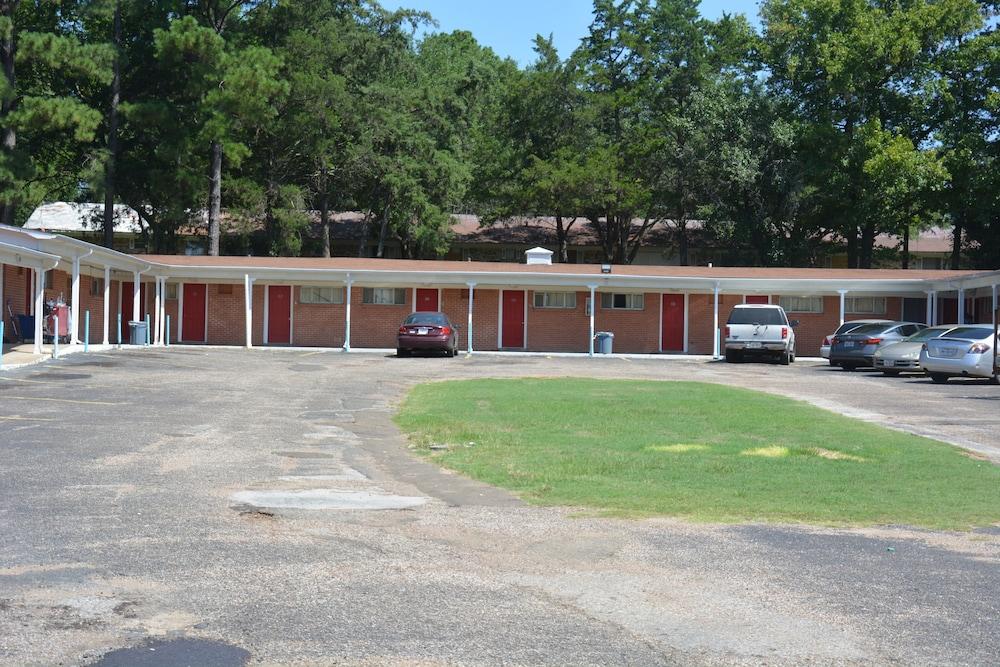 Economy Inn photo 11