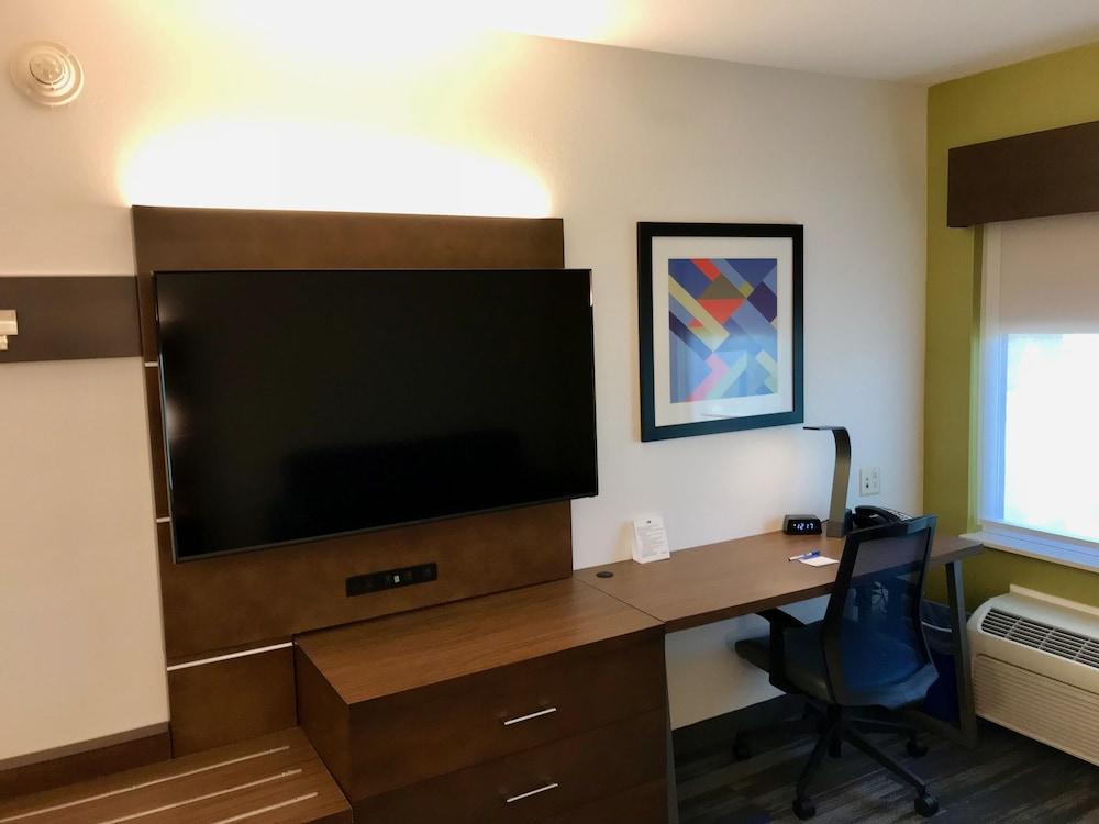Holiday Inn Express Fishkill-Mid Hudson Valley by IHG photo 5