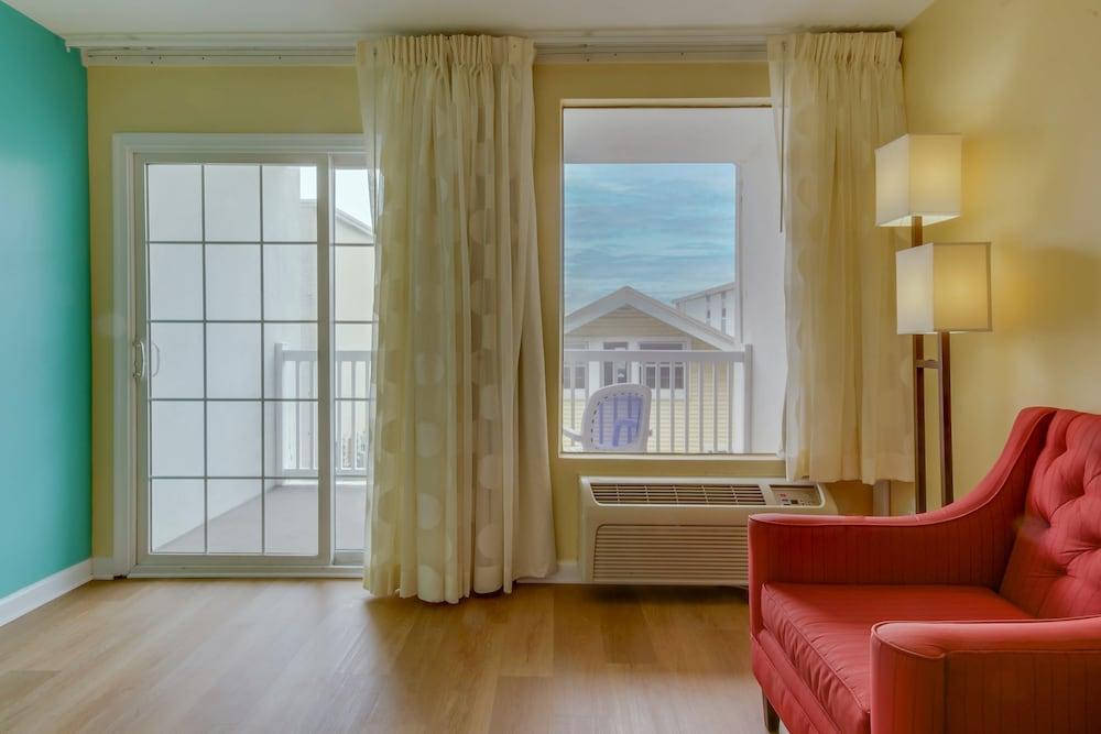 Casablanca Oceanside Inn photo 17