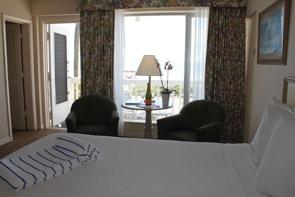 Sandcastle Resort at Lido Beach photo 5