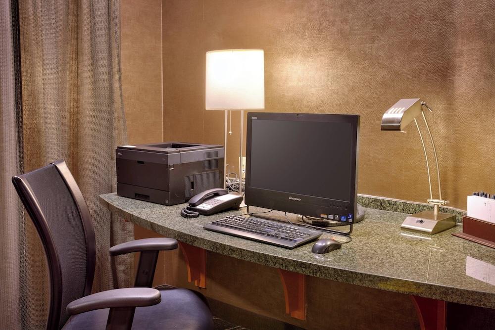 Springhill Suites by Marriott Thatcher photo 18